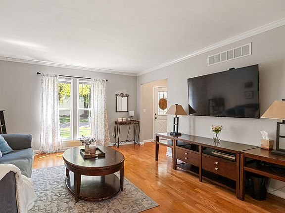 5th image of 34020 Angeline Ave