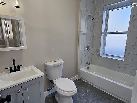 3rd image of 189 N Park St #10