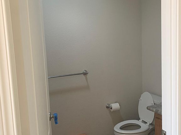 5th image of 2581 Dale Ave