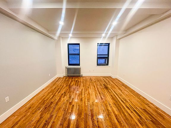 4th image of 11 Waverly Pl APT 6L