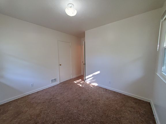 5th image of 242 Gladstone St #242