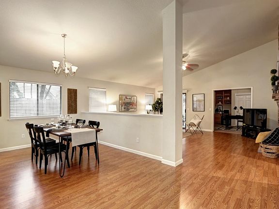 3rd image of 842 Cedar Canyon Cir