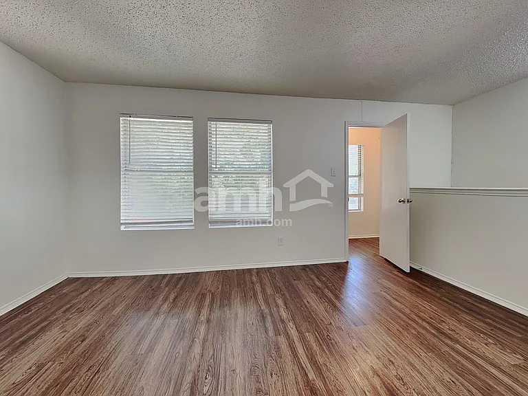 4301 Meadowknoll Dr — Photo 14