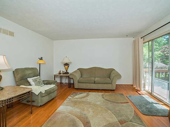 5th image of 4901 Meyers Ln