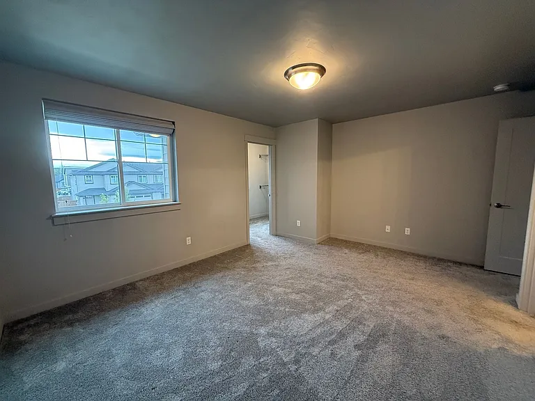 2366 NE Victor Pl — Photo 14