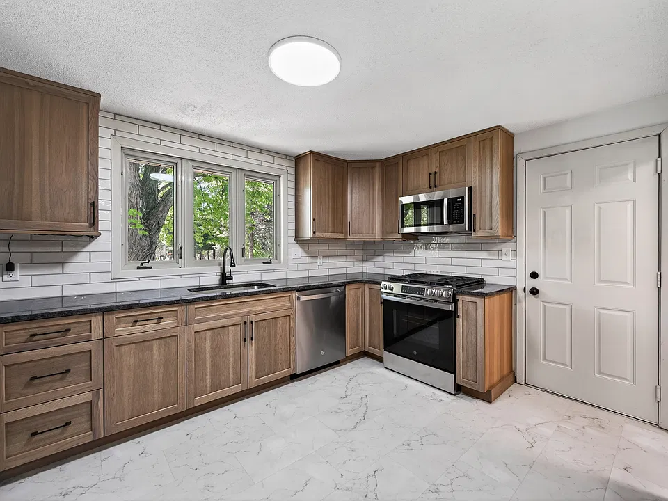 1357 County Road H2 E