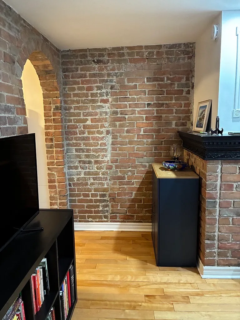 Building Photo - 110 Gloucester St #STREET27-27