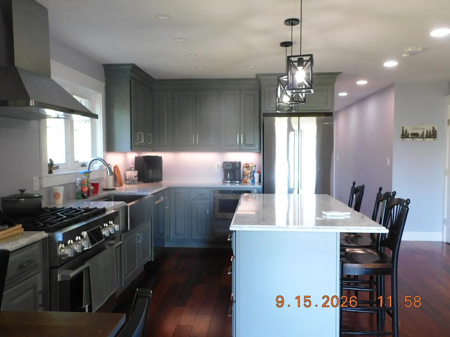 3 bed, 3.5 bath, 2320 sqft, $3,000 — Photo 3