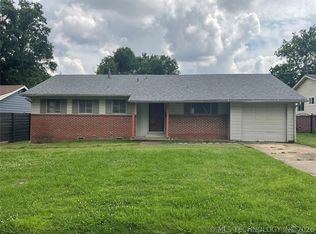5760 E 30th St, Tulsa, OK 74114