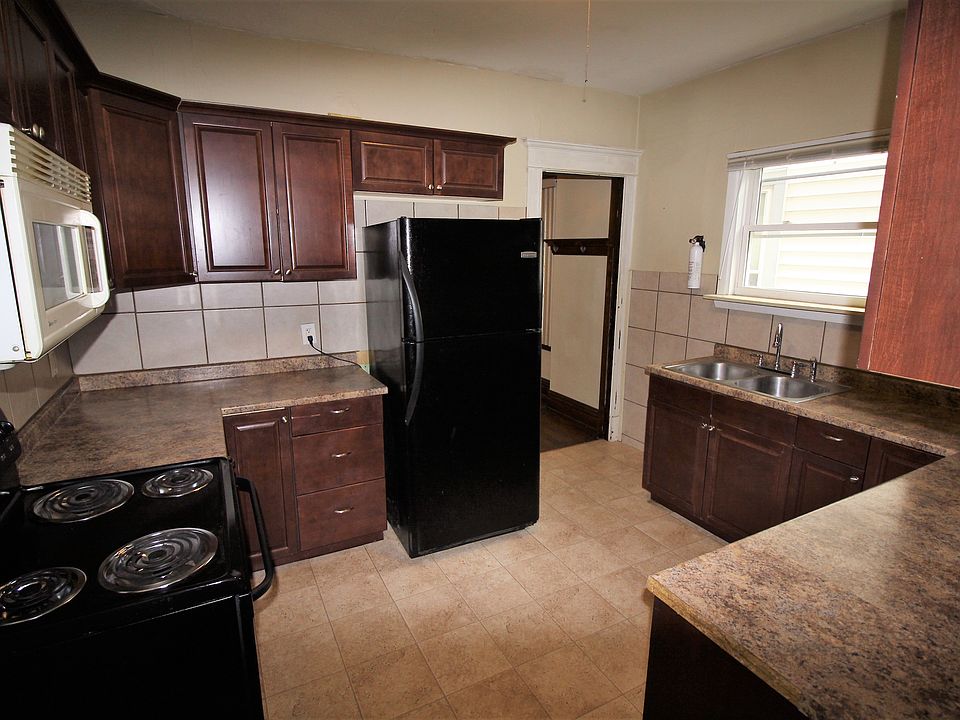 1st image of 159 Blaine Ave Unit 1