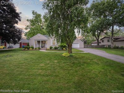 1690 Elsmere Rd, Waterford, MI, 48328