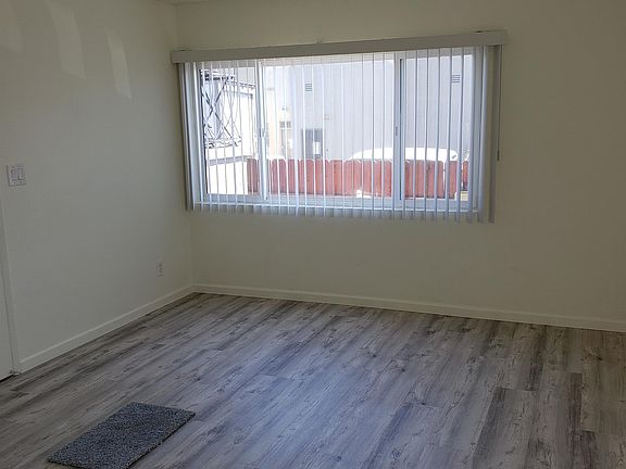 3rd image of 3926 Kansas St #3930