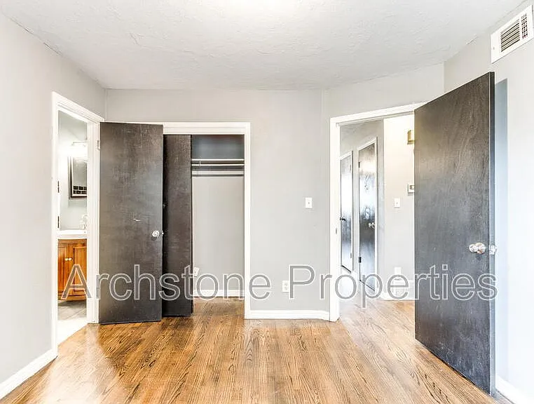 608 Holoway Dr — Photo 17