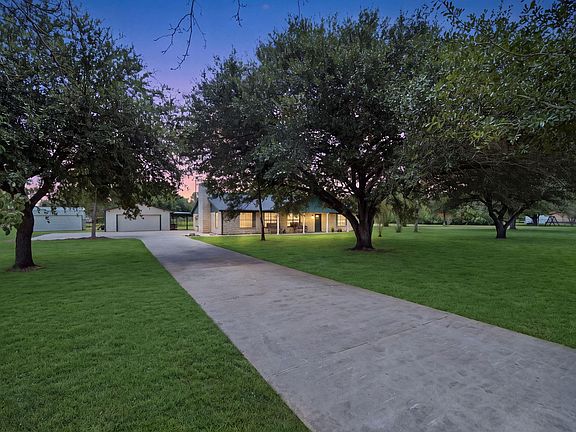 4th image of 2243 Green Meadows Dr