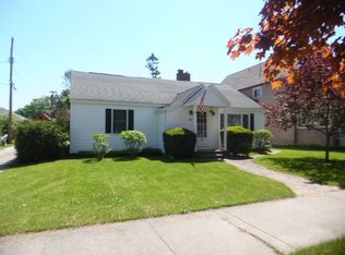 611 S 8th St, Escanaba, MI 49829