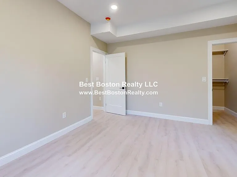 231 Highland Ave #3 — Photo 8