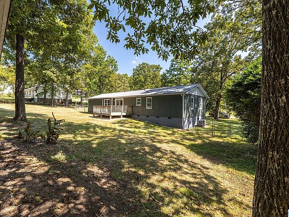 4th image of 182 Hickory Ln