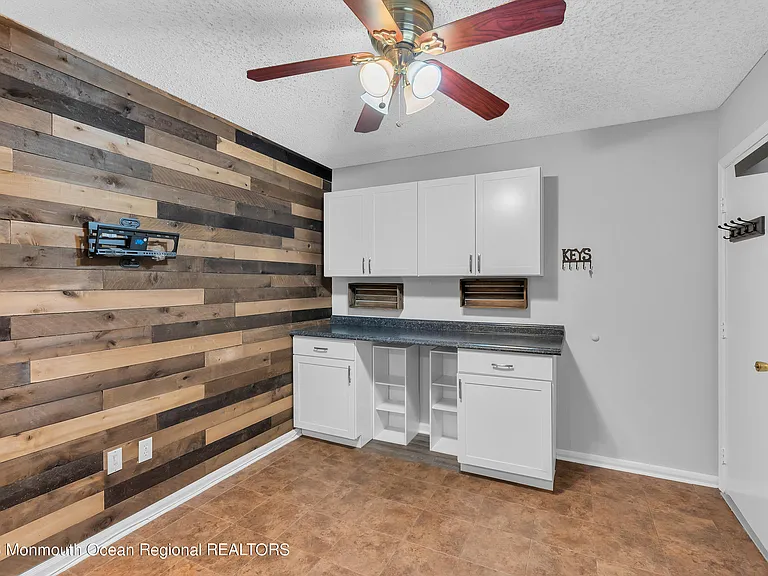 4 Lisa Ct — Photo 9