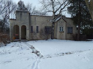 210 Barrington Rd, Syracuse, NY 13214