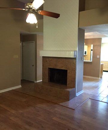 3rd image of 124 Mesquite St