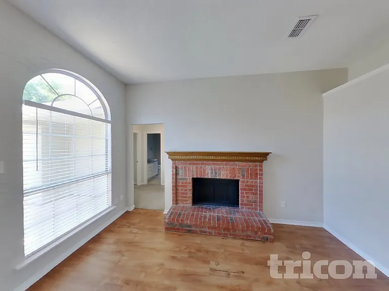 8021 Ashridge Rd — Photo 3
