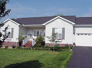 675 Eagle Landing Dr, Cookeville, TN 38506