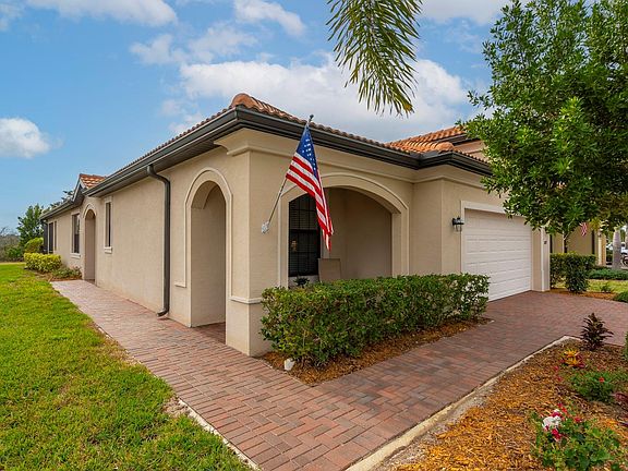 4th image of 10157 Fiddlewood Dr