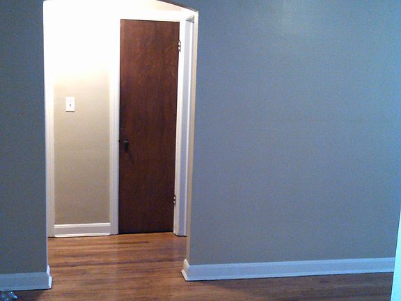 4th image of 5618 S King Dr APT 2