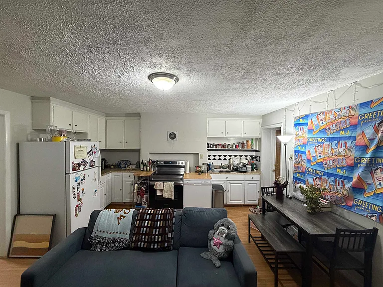 710 Hudson St #1 — Photo 8