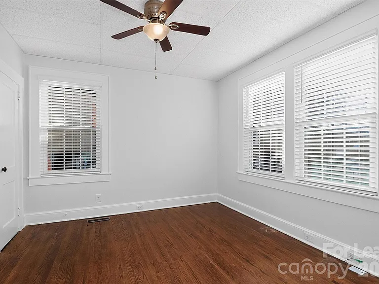 906 S York St — Photo 14