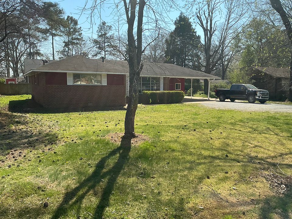 2nd image of 802 E Forrest St
