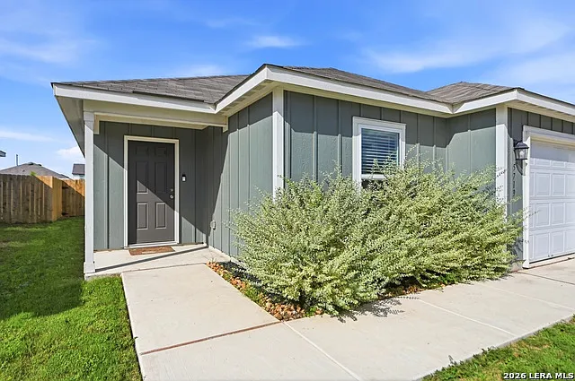 3 bed, 2.0 bath, 1450 sqft, $1,750 — Photo 4