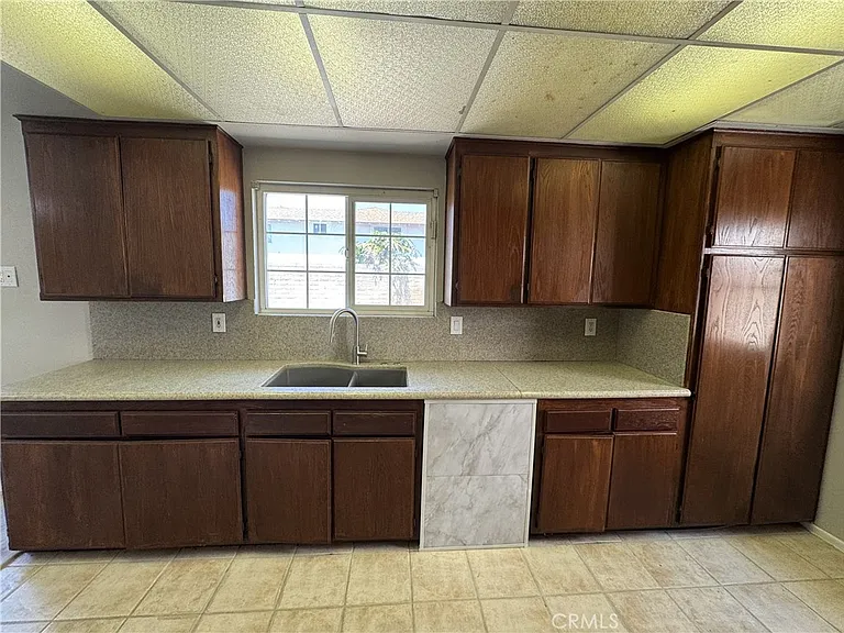 4037 S Ellesford Ave — Photo 20