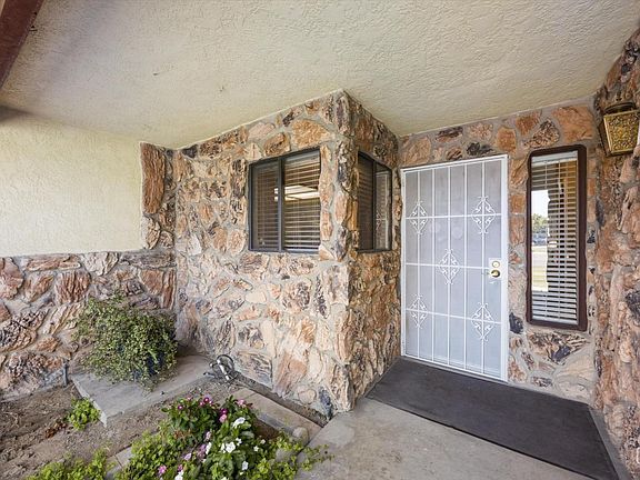 5th image of 105 Holmby Ct