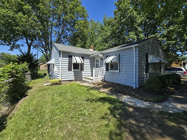 2812 Pelham Rd — Photo 6
