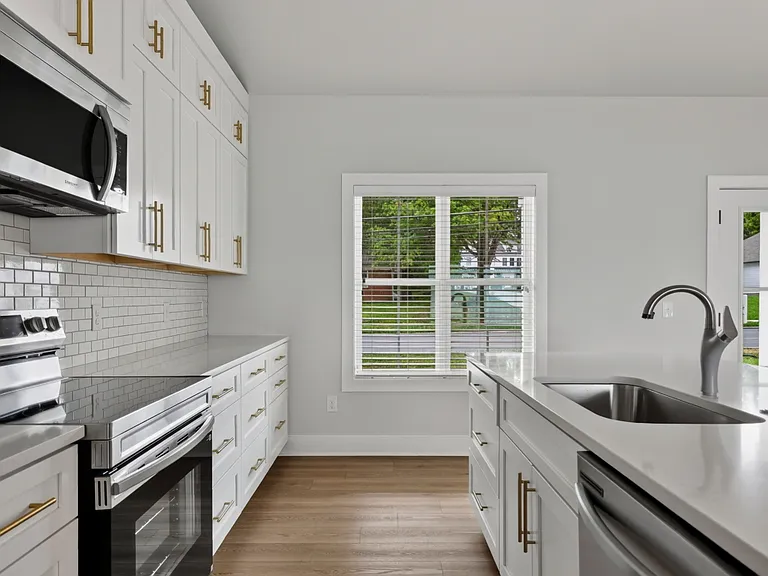 344 S Walnut Ave — Photo 14