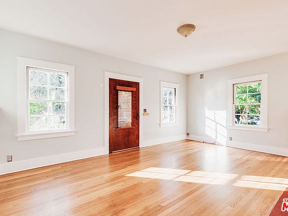 5th image of 1005 W Kensington Rd