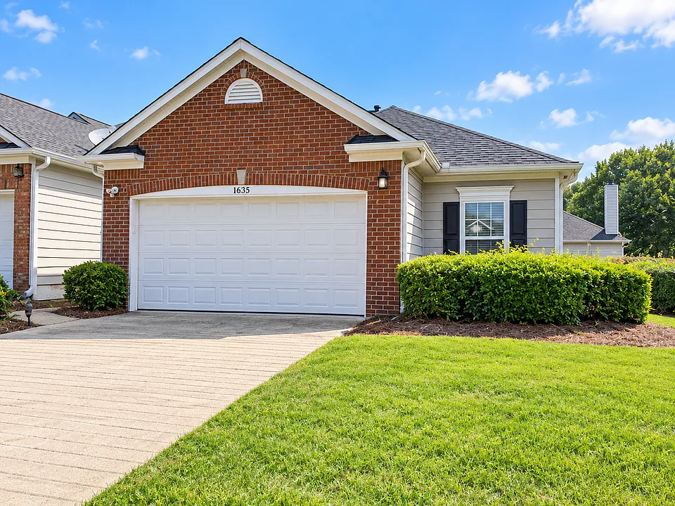 1635 Donovans Rdg NW