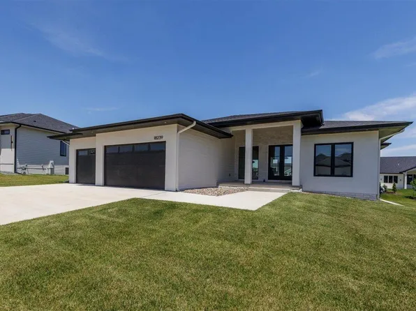 18239 Alderleaf Dr, Clive, IA 50325
