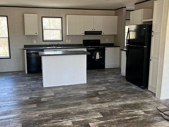 2nd image of 286 Marion Dr