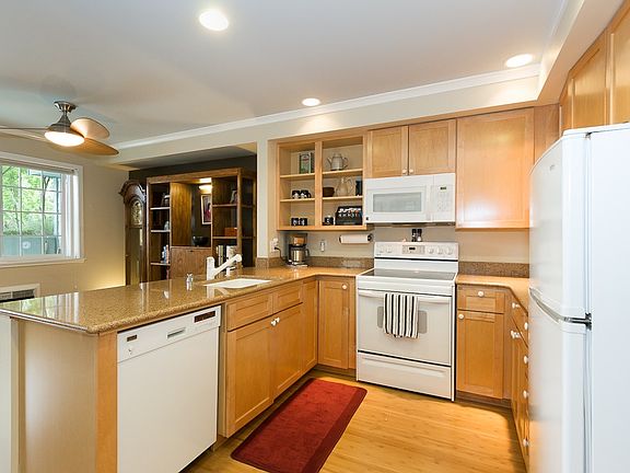 5th image of 7301 5th Ave NE APT 201
