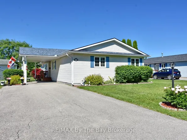 12 Indiana Ave, Wasaga Beach, ON L9Z 3A8