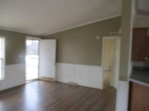 3rd image of 16261 Franklin Tpke