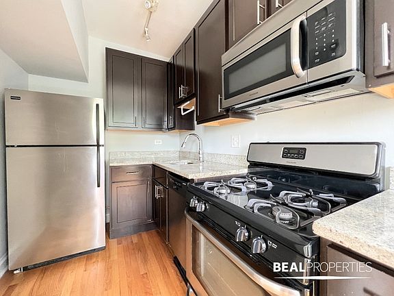 5th image of 4614 N Paulina St APT 308