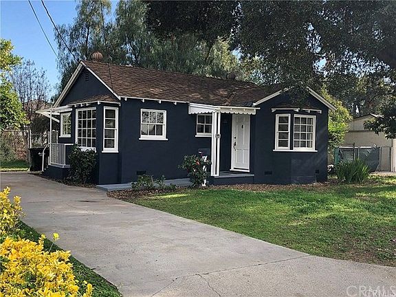3rd image of 1034 S Charlotte Ave