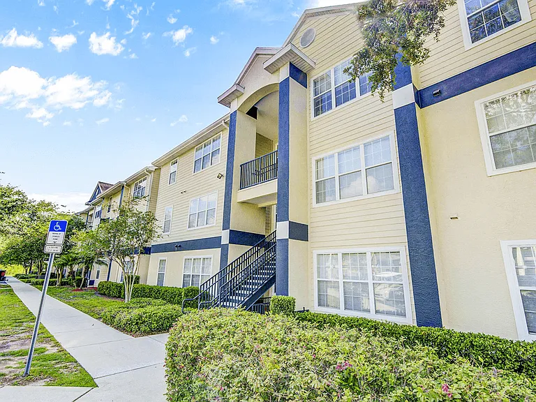 Rose Harbor Apartments — Photo 9