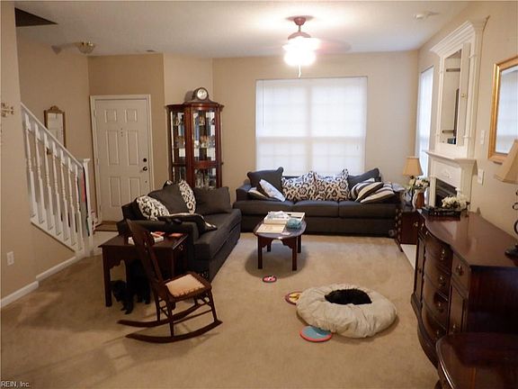 3rd image of 5848 Ludington Dr