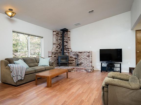 3rd image of 2881 Alder Ct