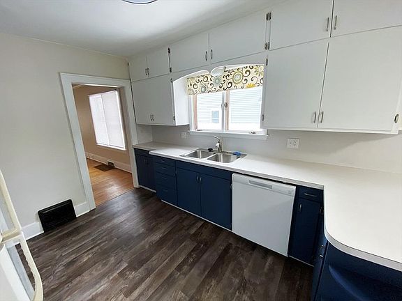 5th image of 1209 W Carpenter St