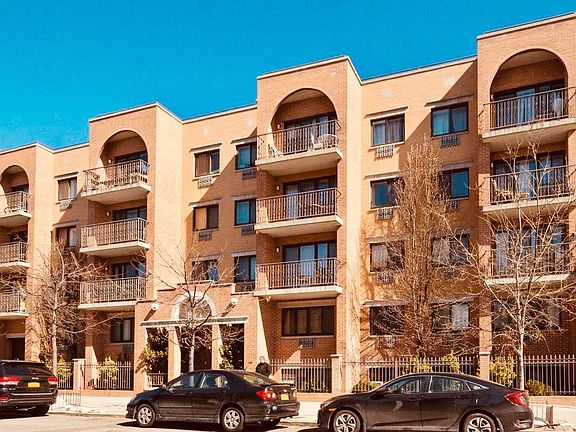 3rd image of 1443 28th Ave APT 4A